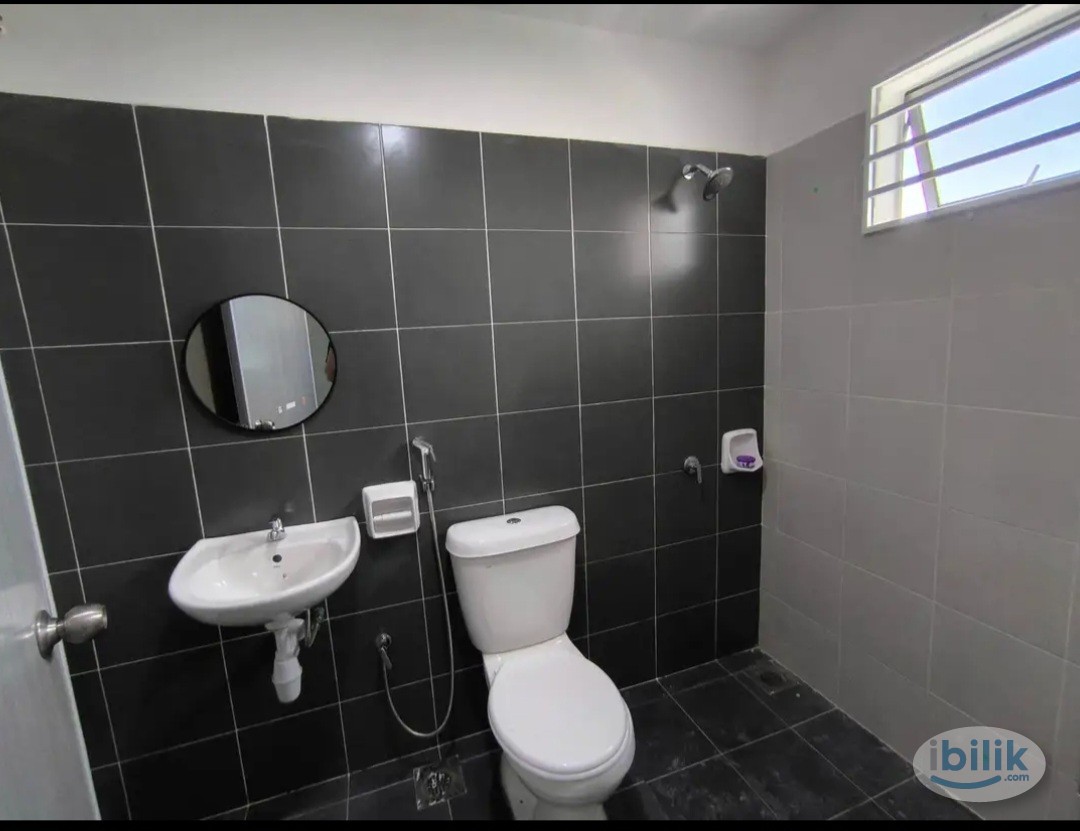 Master Room at Klebang, Melaka - Image 2