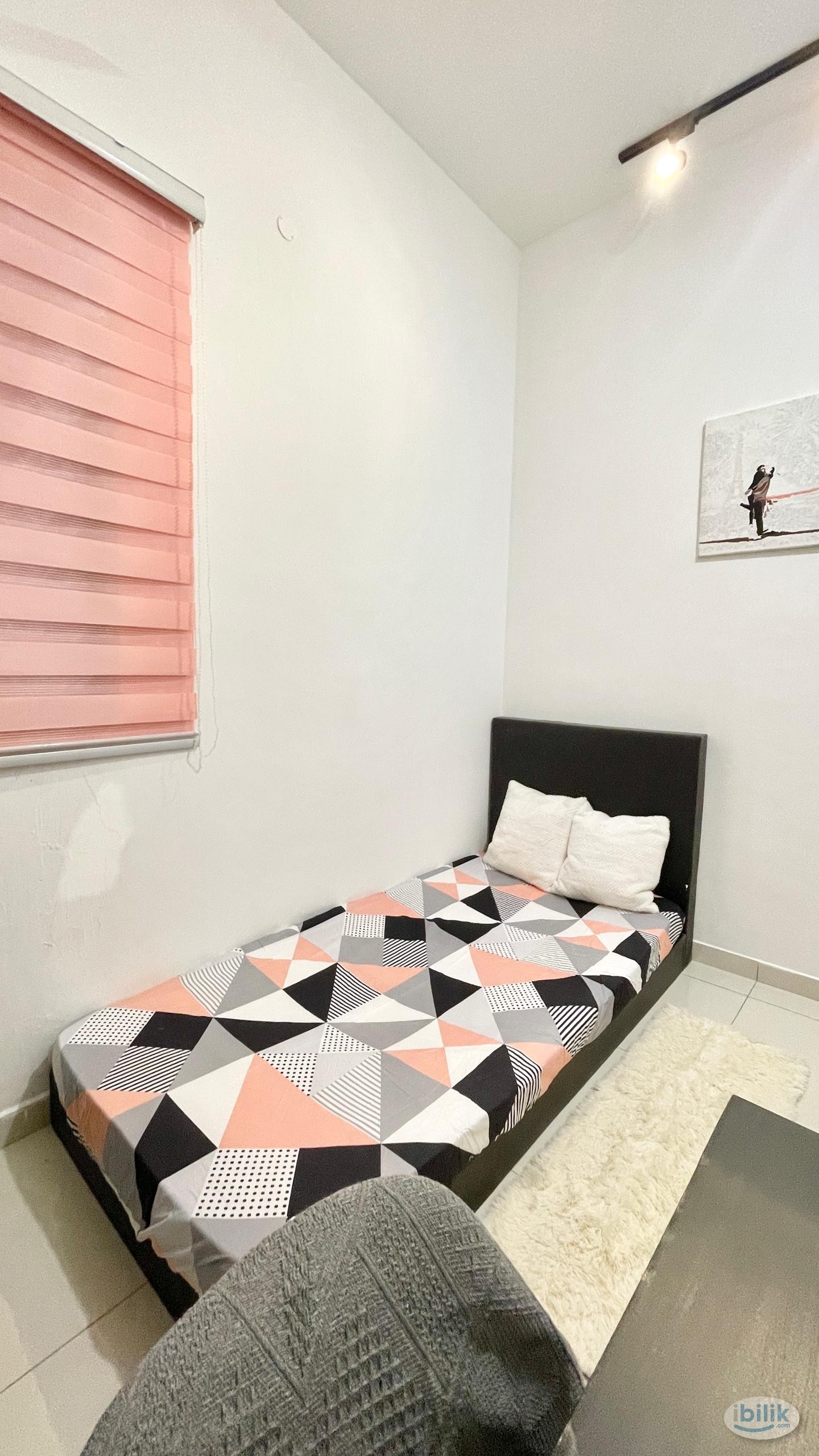 FEMALE BALCONY ROOM FOR RENT IN SEASON GARDEN RESIDENCE INCLUDE UTILITY - Image 3