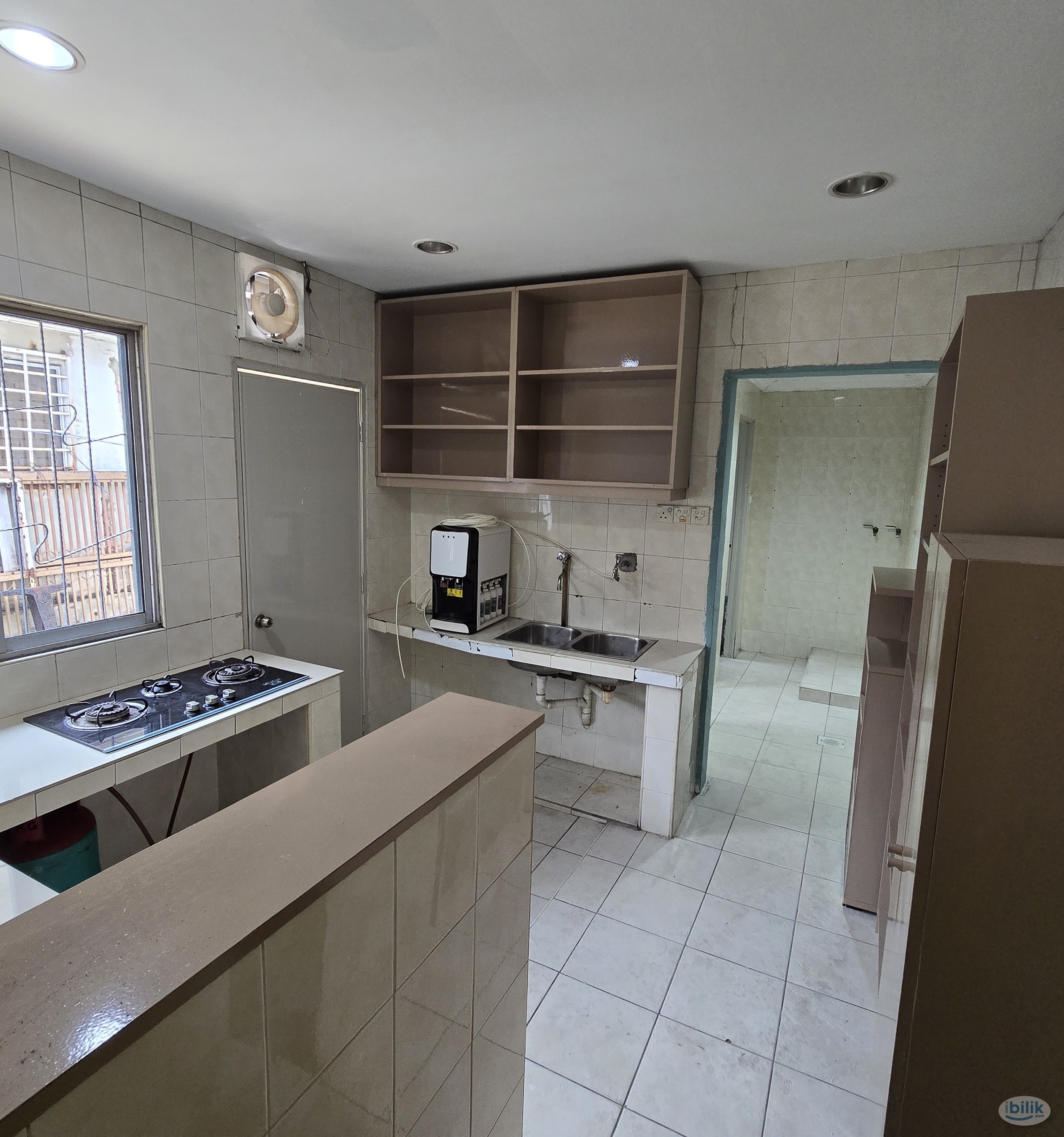 Single Room walk Taylor Sunway Pyramid Restaurant - Image 3