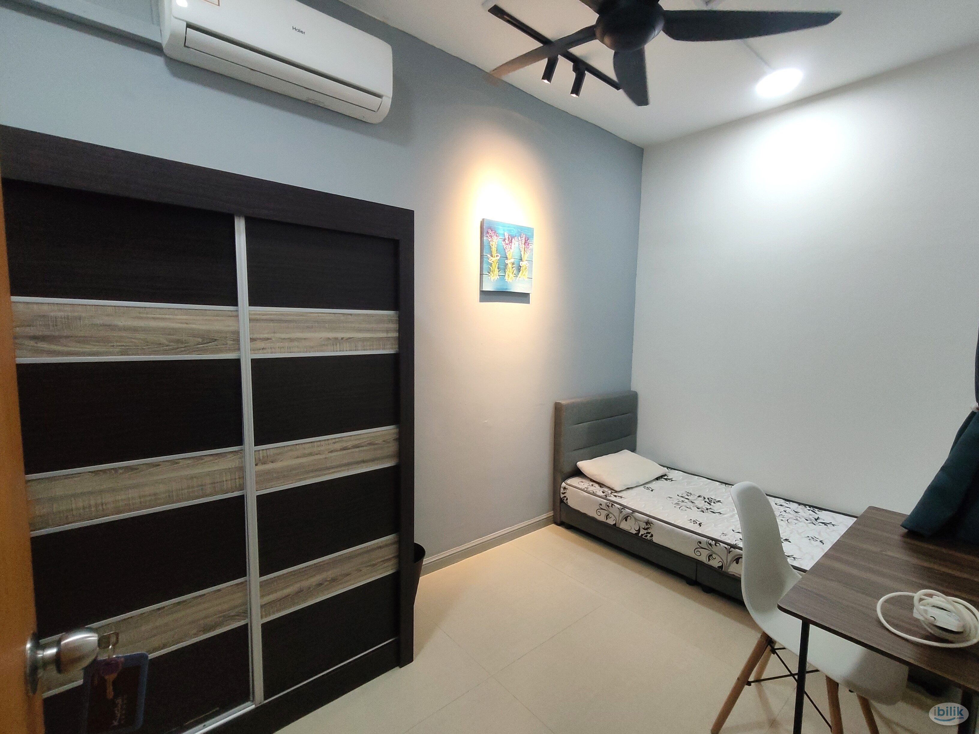 0611 Room for rent Single RM550. Steps to LRT, buses & convenience stores. 1 month rent can. - Image 1
