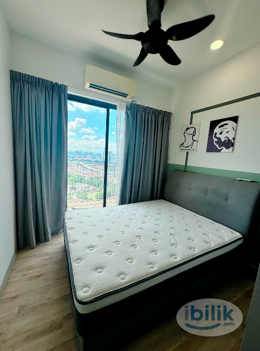 Middle room mixed gender unit with balcony - Image 4