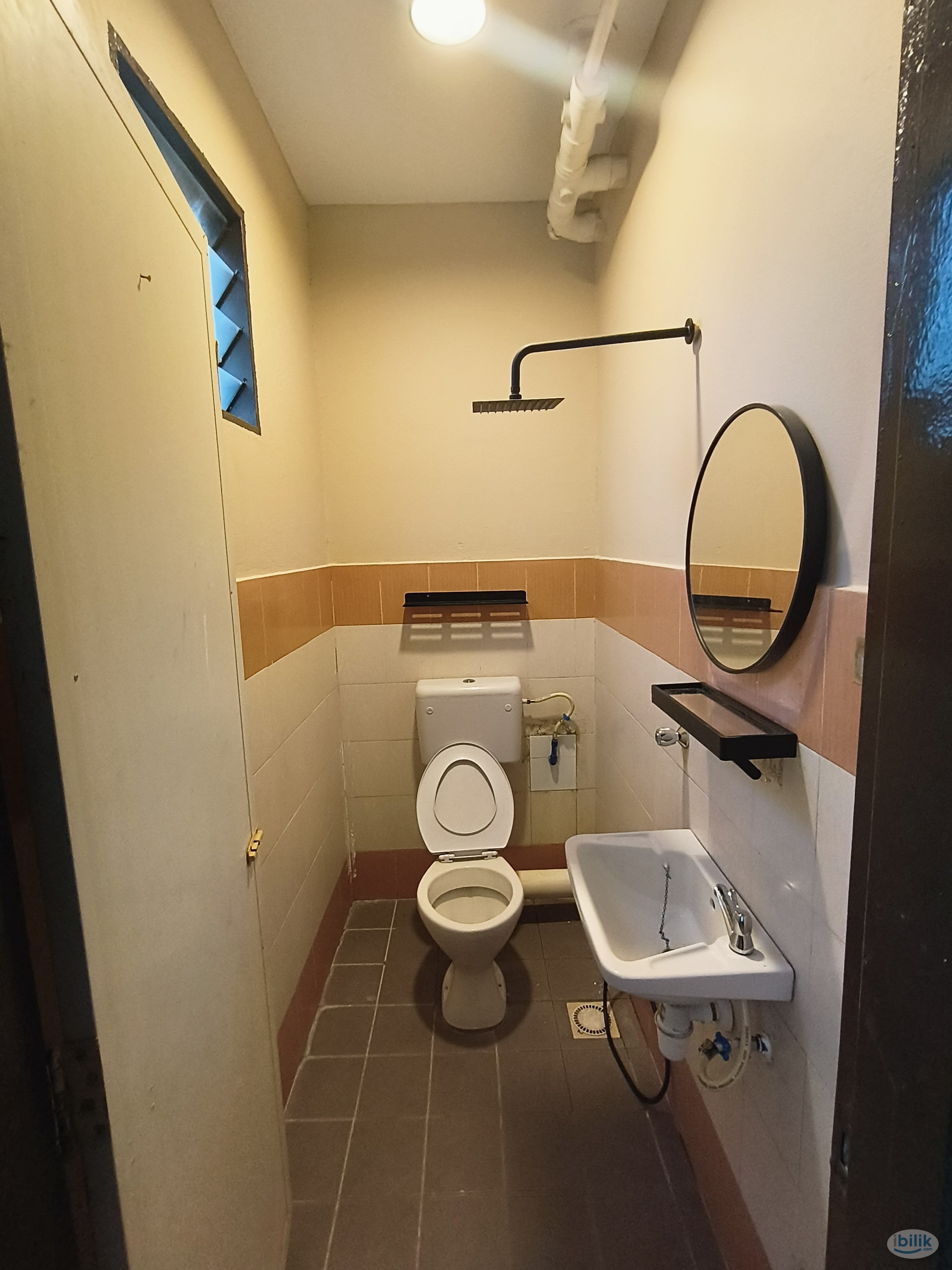 Fully Furnished Single Room - Image 3