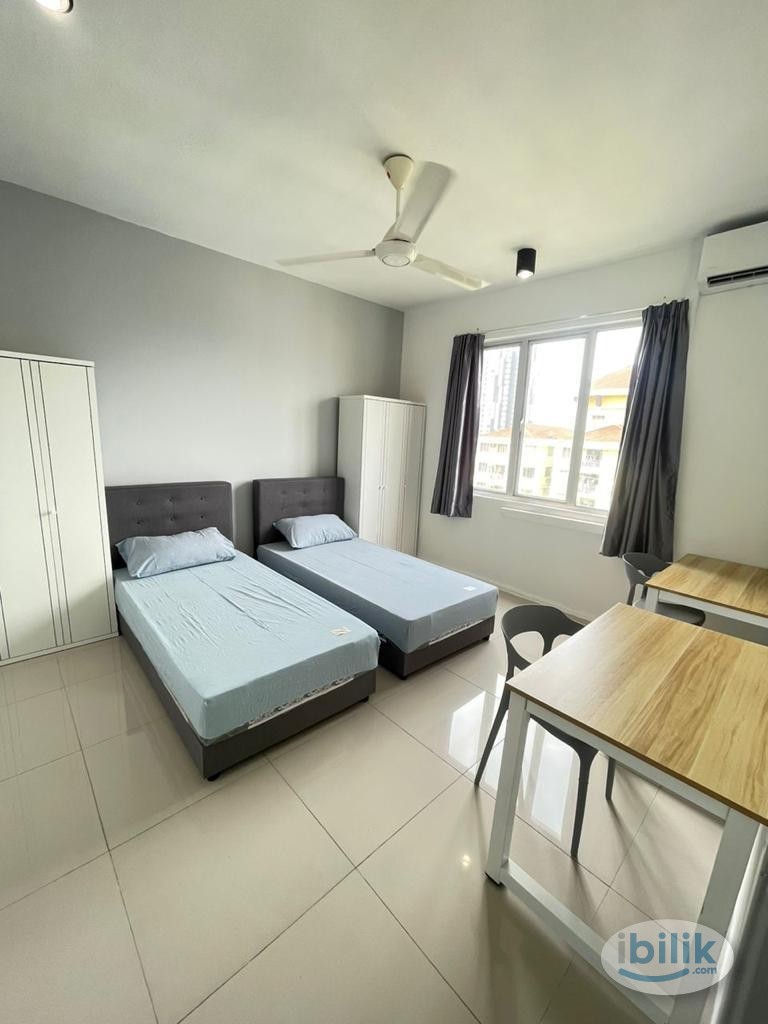 𝐌𝐈𝐗 𝐆𝐄𝐍𝐃𝐄𝐑 𝐔𝐍𝐈𝐓 - BIG MIDDLE ROOM FOR RENT - Image 1