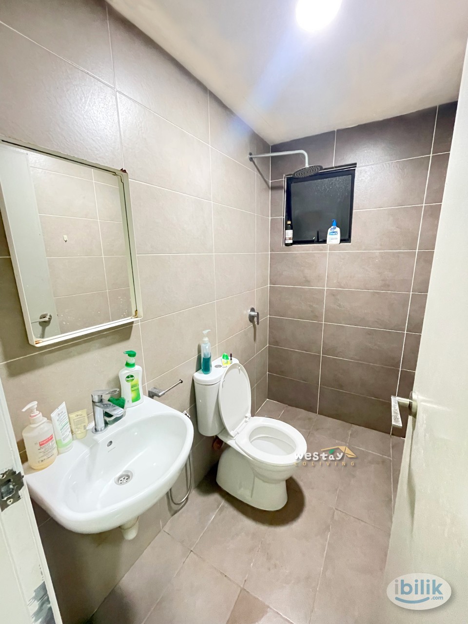 𝐌𝐈𝐗 𝐆𝐄𝐍𝐃𝐄𝐑 𝐌𝐀𝐒𝐓𝐄𝐑 𝐑𝐎𝐎𝐌 - ATTACHED BATHROOM FULLY FURNISHED - Image 3