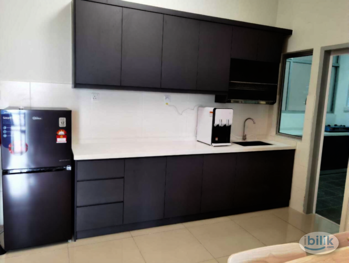 𝙒𝘼𝙇𝙆𝙄𝙉𝙂 𝘿𝙄𝙎𝙏𝘼𝙉𝘾𝙀 𝙏𝙊 𝙇𝙍𝙏 - MASTER BEDROOM WITH ATTACHED BATHROOM - Image 2
