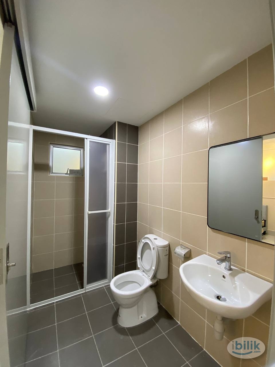 Middle Room at Razak City Residences, Sungai Besi - Image 5