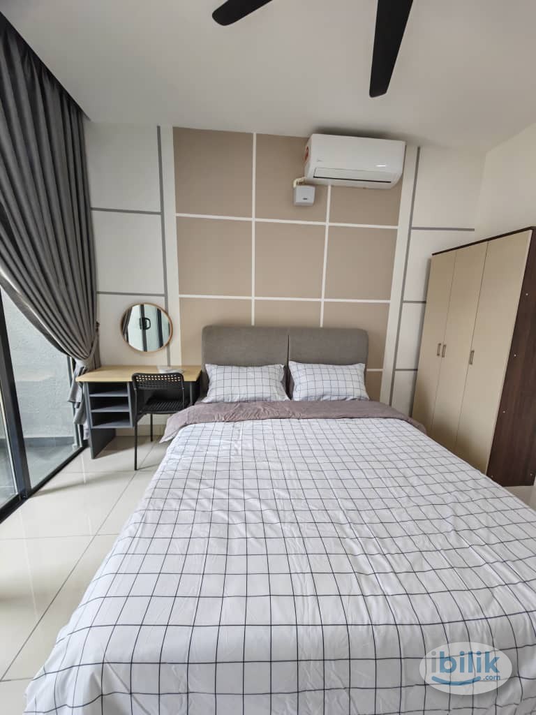 Nice Fully furnished middle room for rent near Citta Mall, LRT Ara Damansara - Image 1