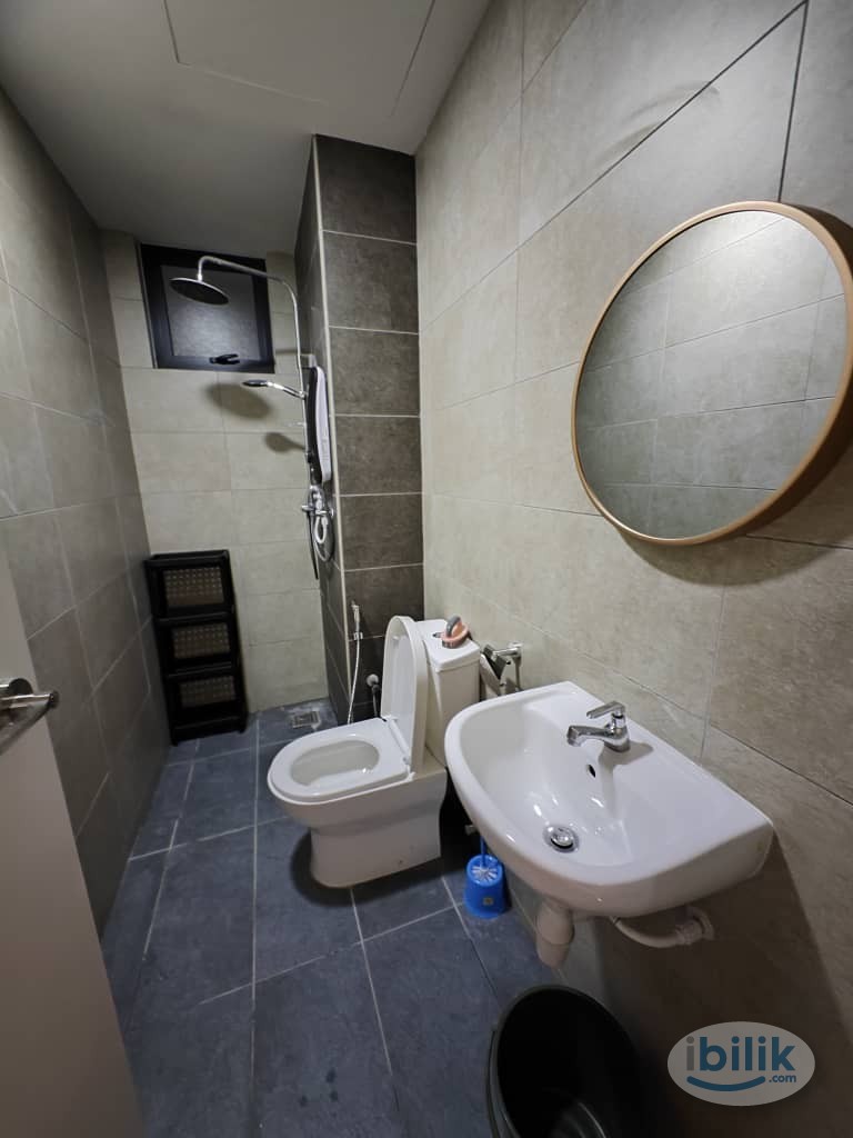 Nice Fully furnished middle room for rent near Citta Mall, LRT Ara Damansara - Image 2