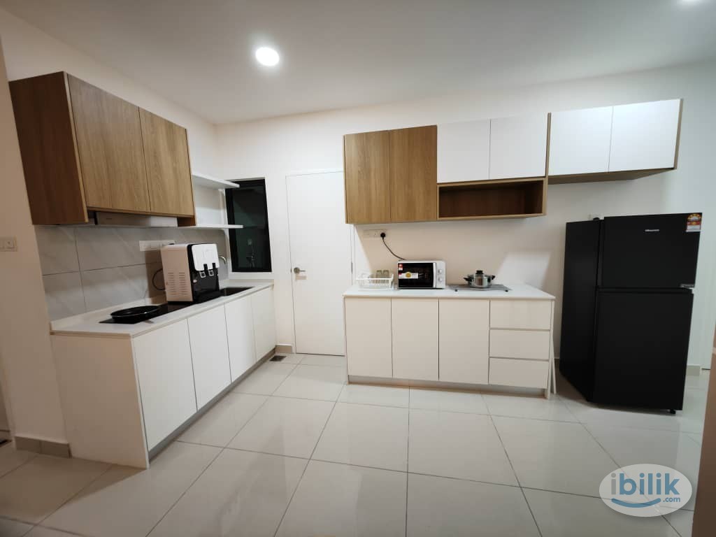 Nice Fully furnished middle room for rent near Citta Mall, LRT Ara Damansara - Image 4