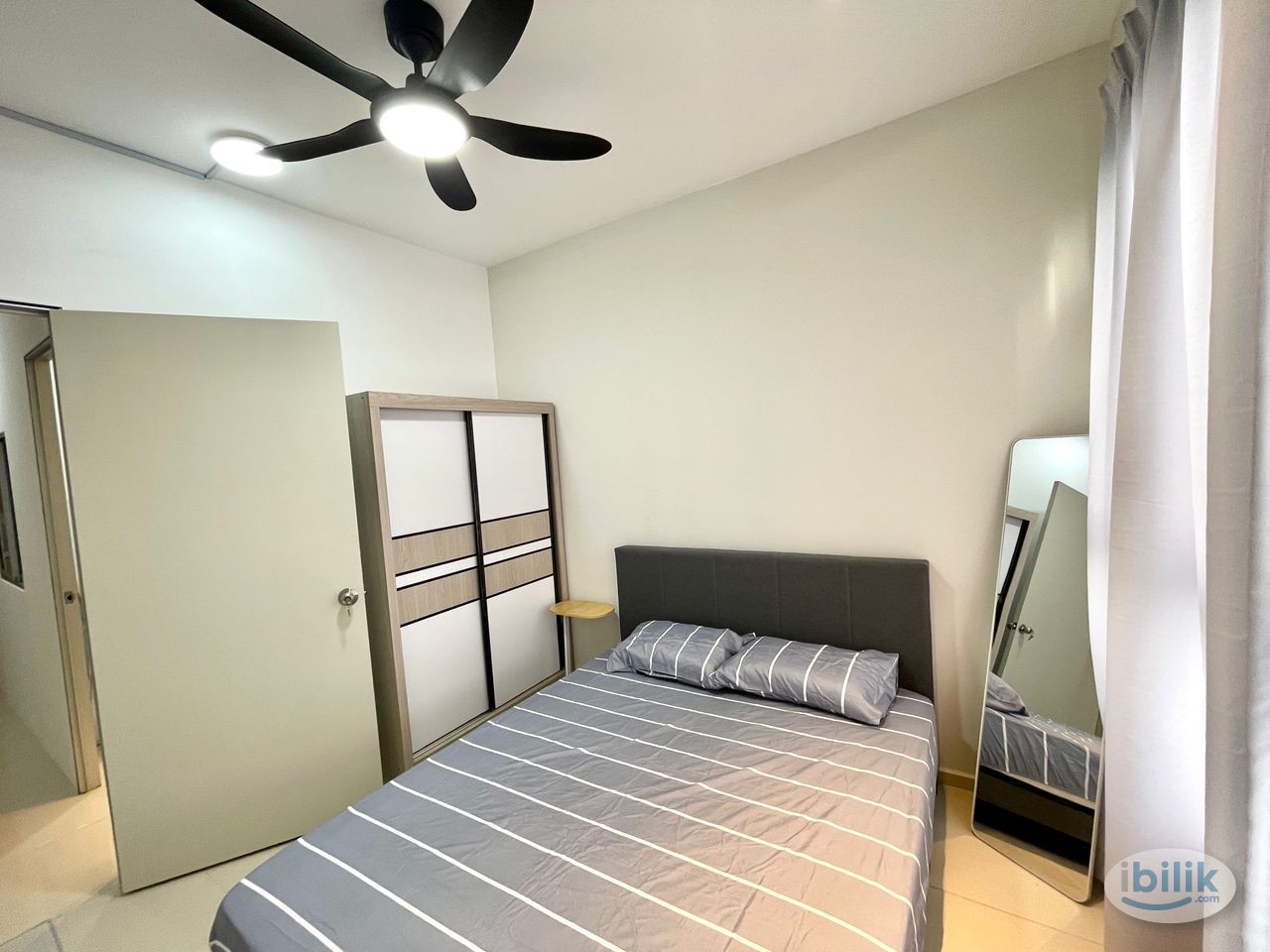 Seiring Residensi Pool View Rooms for Rent – Newly Furnished @ Female Unit - Image 2