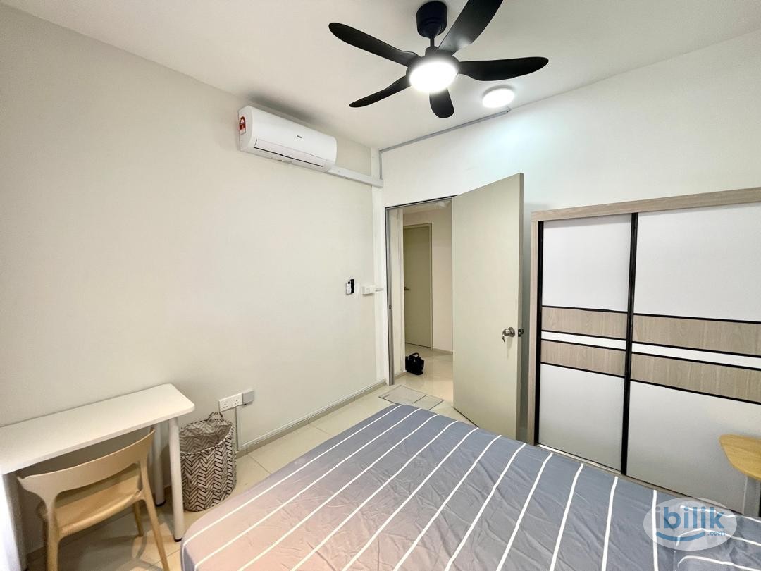 Seiring Residensi Pool View Rooms for Rent – Newly Furnished @ Female Unit - Image 3