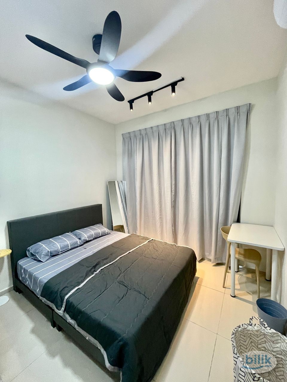 Seiring Residensi Pool View Rooms for Rent – Brand New @ Female Unit - Image 3