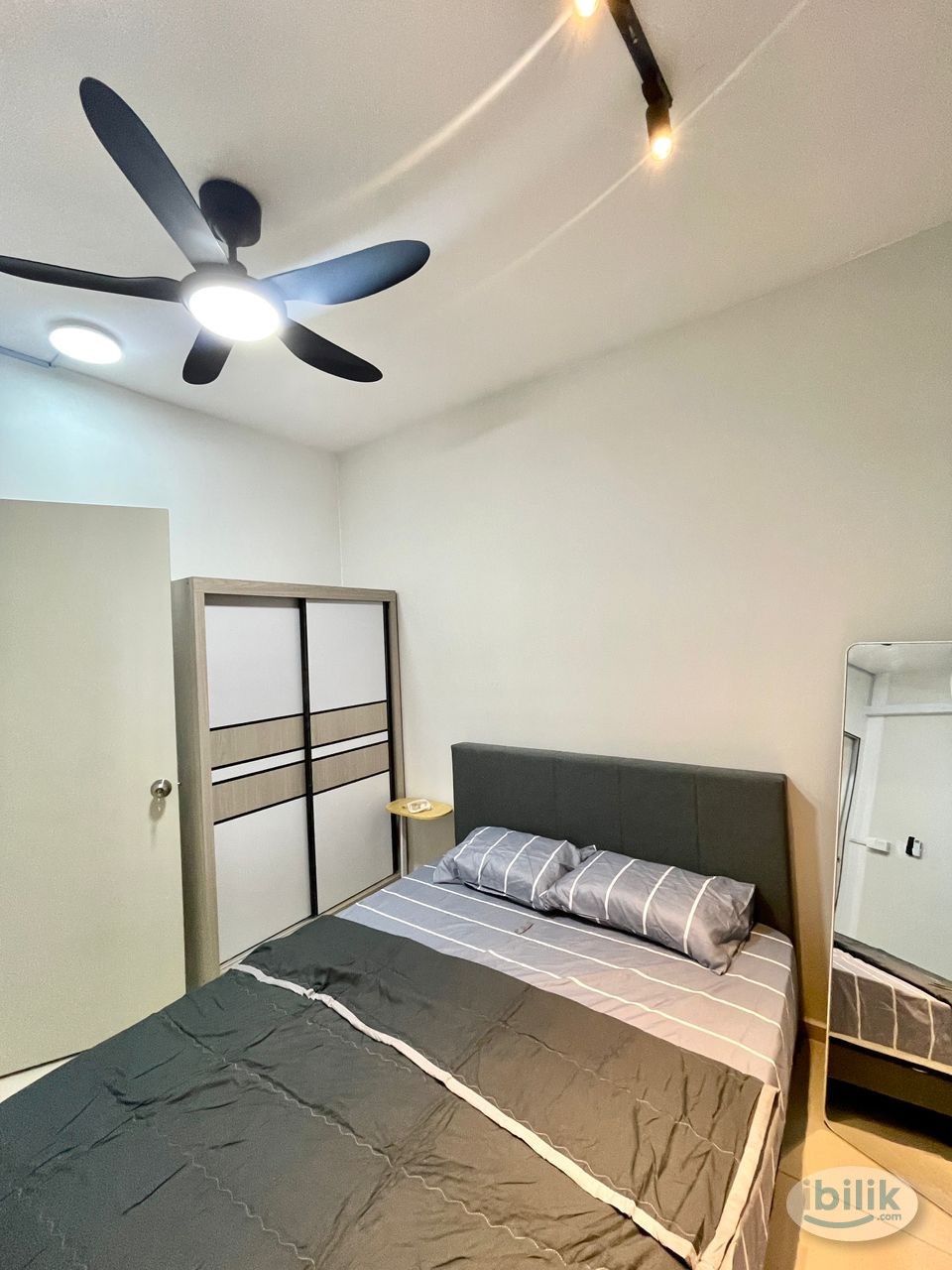 Seiring Residensi Pool View Rooms for Rent – Brand New & Fully Furnished @ Female Unit - Image 4