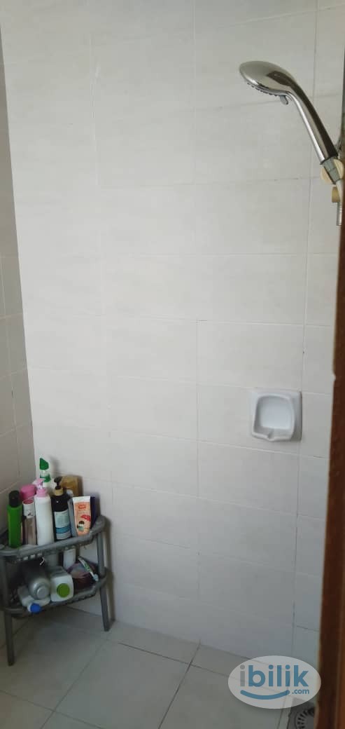 Master Room at Impian Meridian, UEP Subang Jaya - Image 2