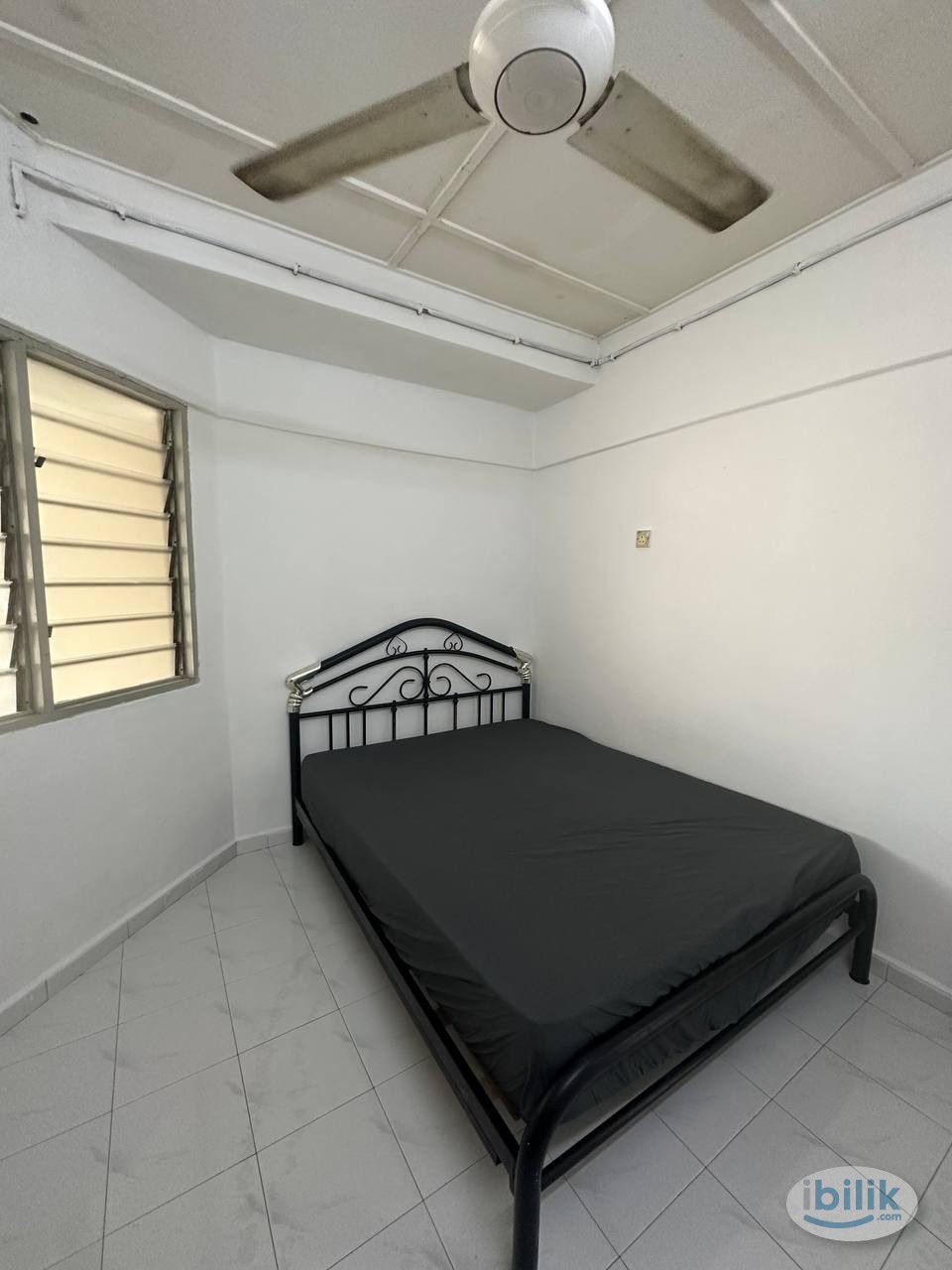 Middle Room at N-Park, Batu Uban - Image 2