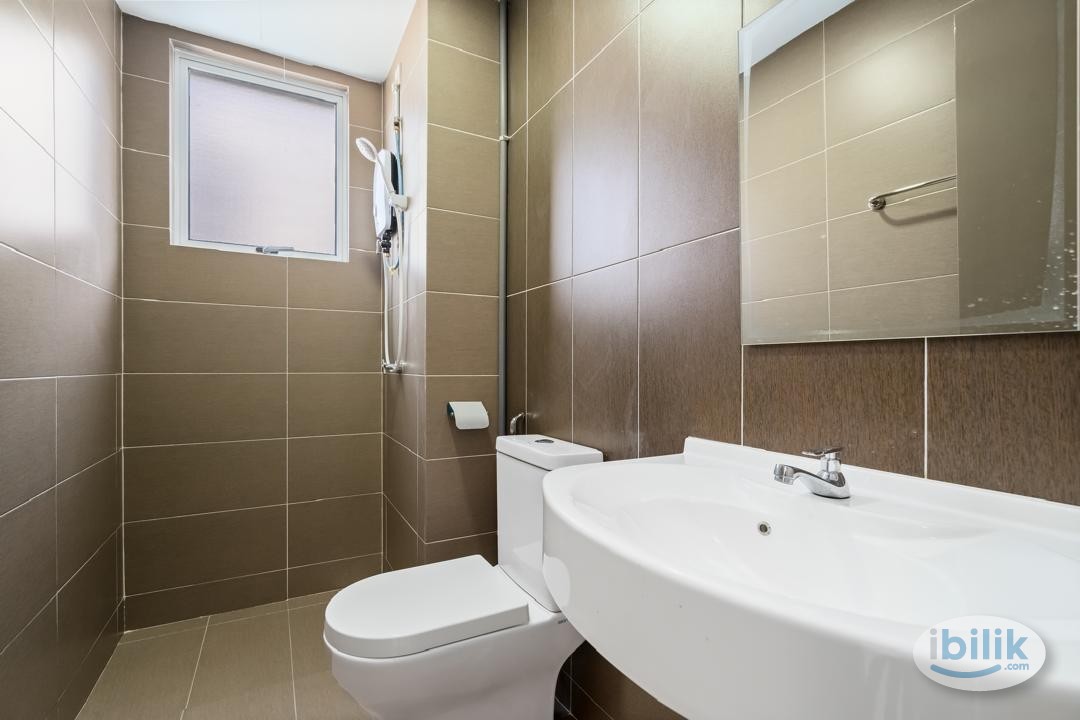 Near KLCC, spacious, utility included - Image 5
