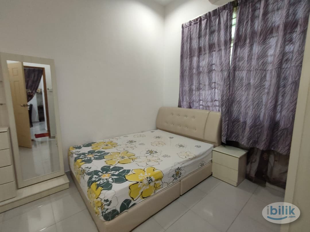 Middle Room at Kemaman, Terengganu - Image 2
