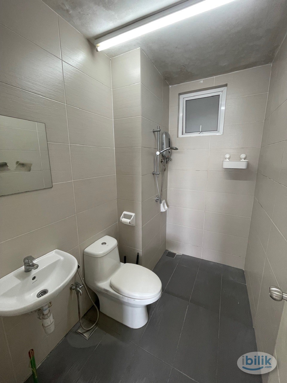 Master Room with Private Bathroom_Regina Condo - Image 4