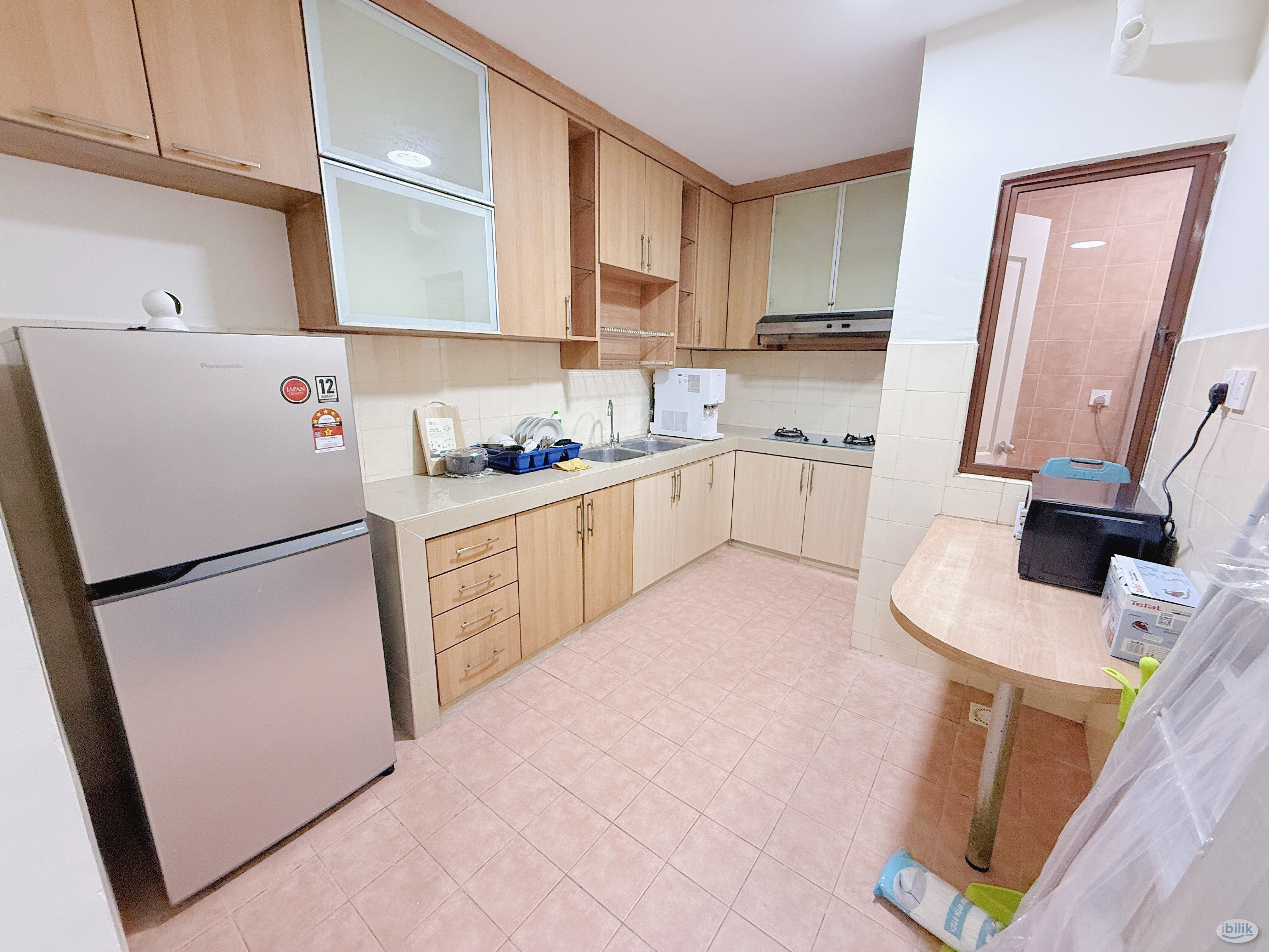 🥳Renting out Mix gender Middle room at Palm Spring Condo - Image 3