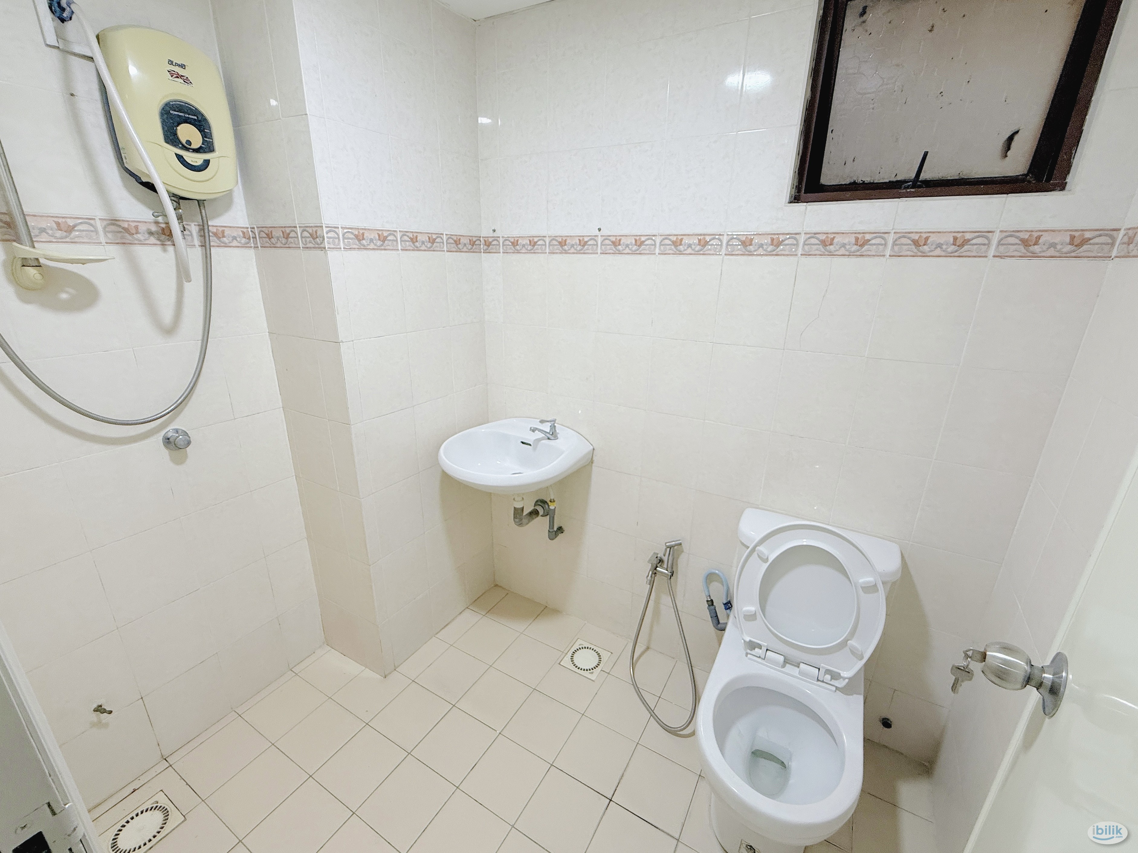 🥇 Renting out Nice Mix gender Balcony room at Palm Spring Condo - Image 5