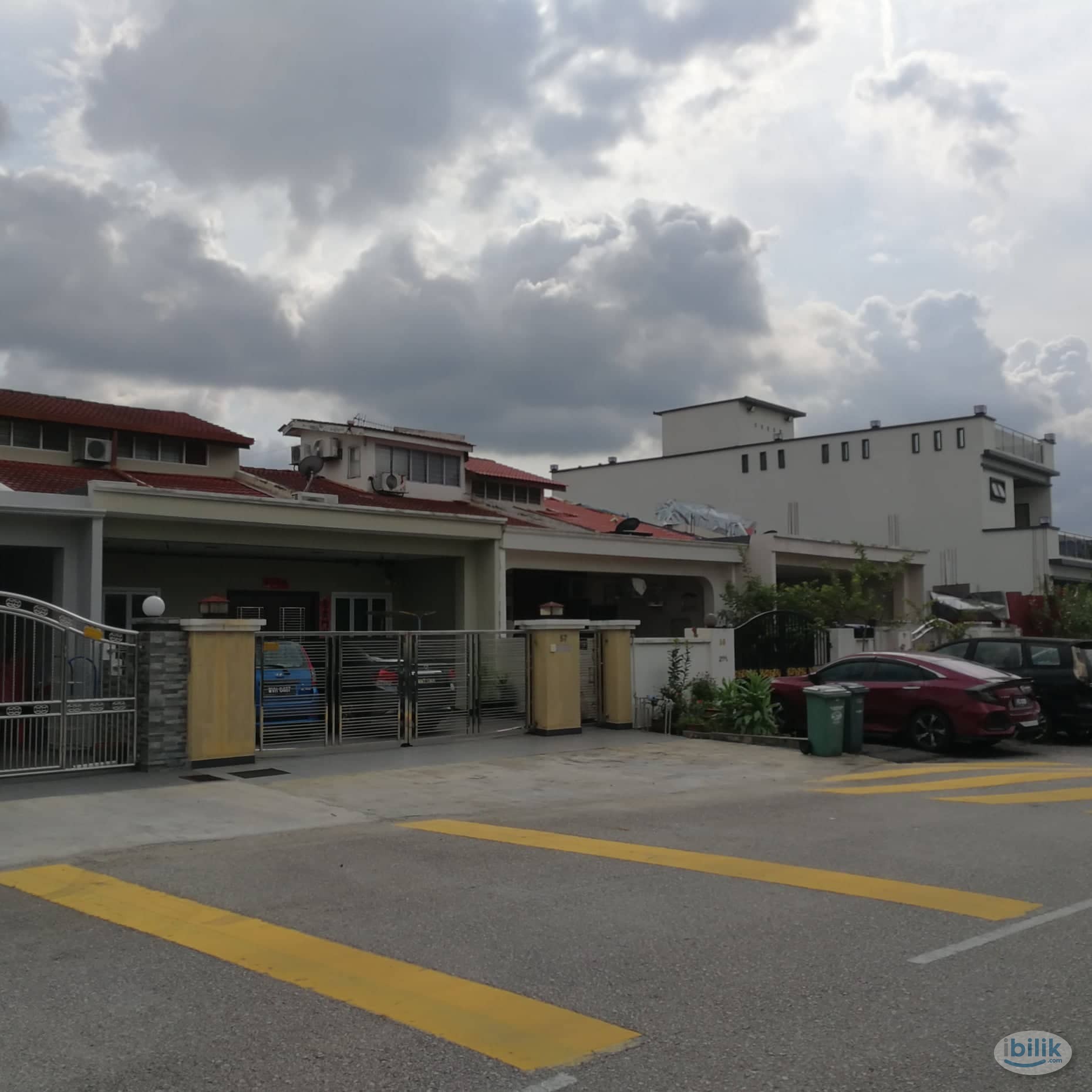 Middle Room at Taman Bukit Maluri, Kepong - Image 1