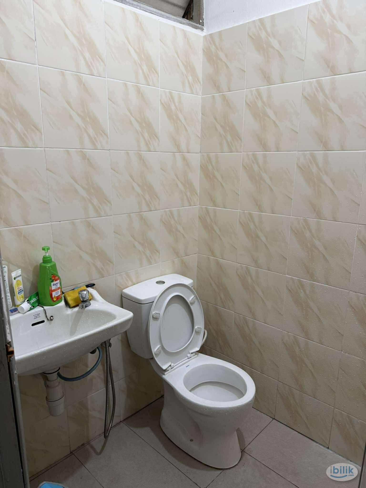 Middle Room at Taman Bukit Maluri, Kepong - Image 3