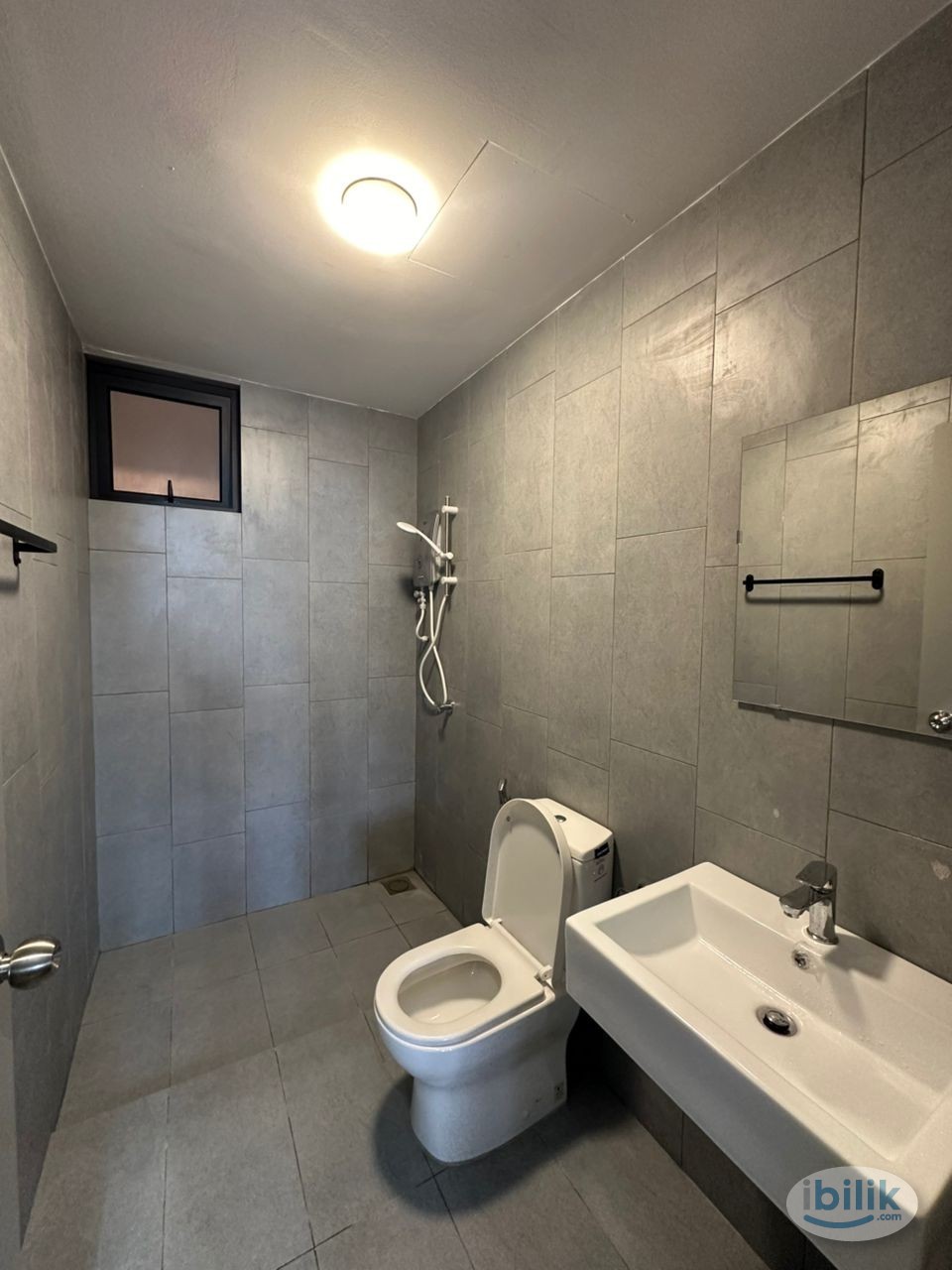 Fully Furnished Middle room F Unit at M Vertica Walking to MRT - Image 3