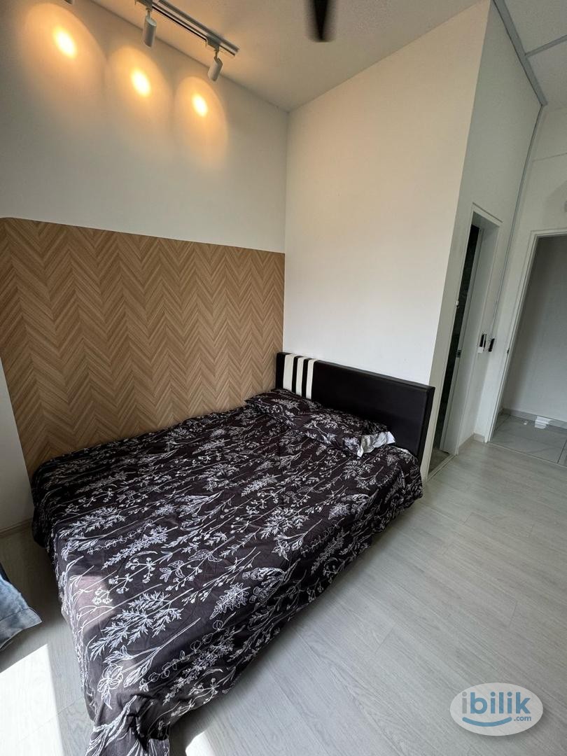Fully Furnished Master room at Equine Residences Seri Kembangan - Image 1