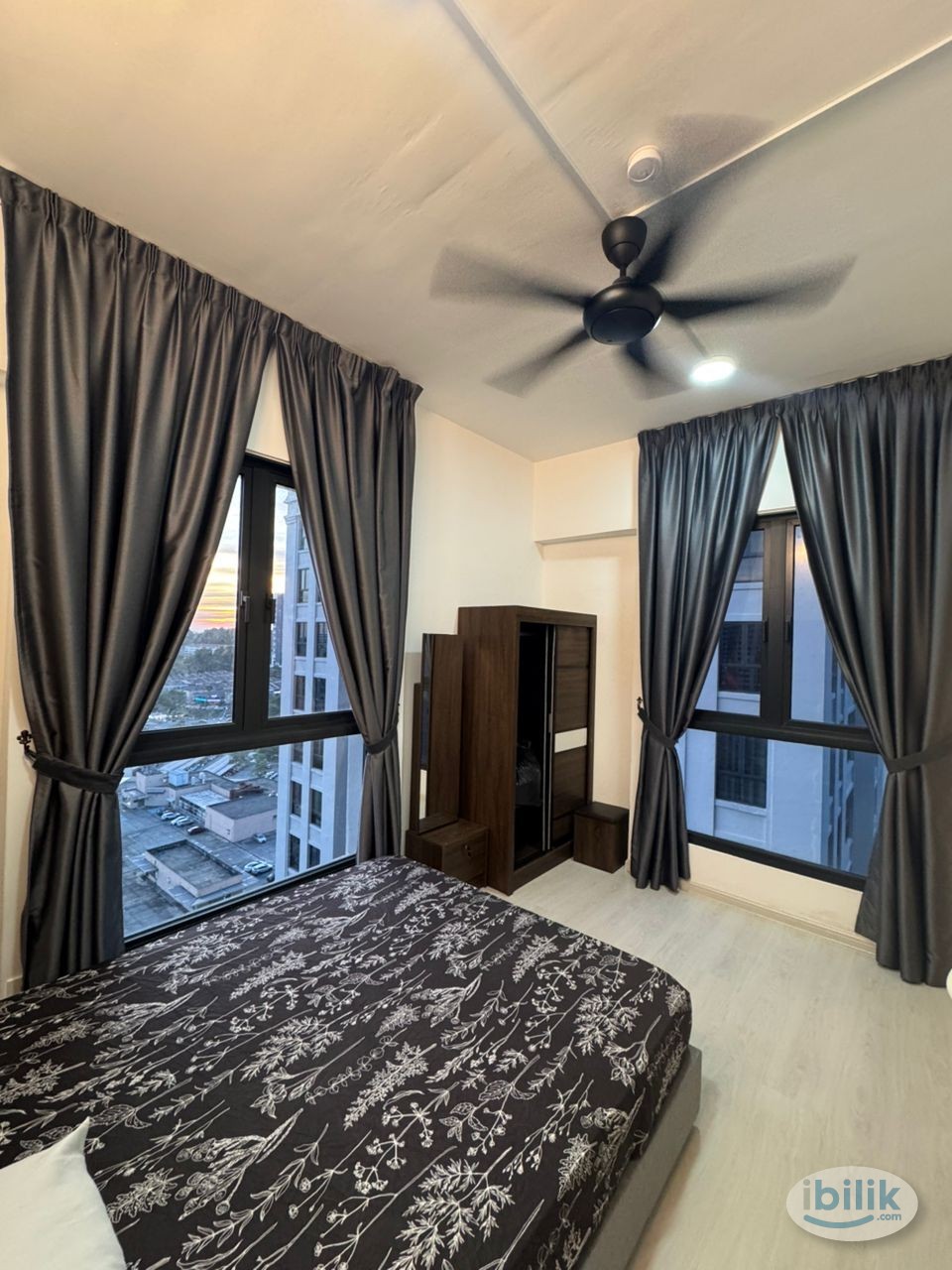 Fully Furnished Master room Female Unit at Equine Residences Seri Kembangan - Image 1