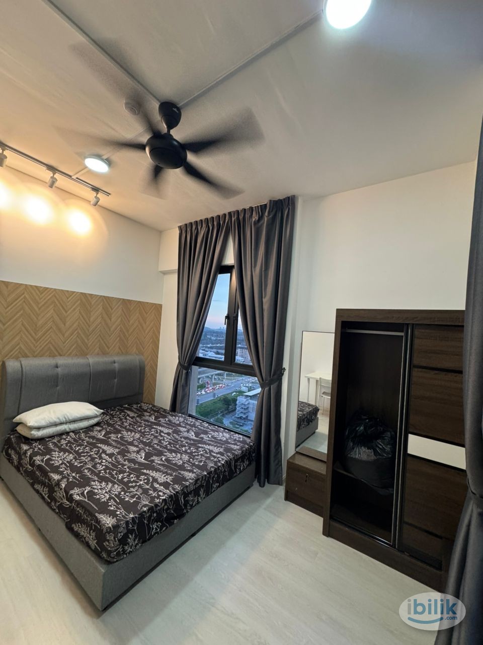 Fully Furnished Master room Female Unit at Equine Residences Seri Kembangan - Image 2