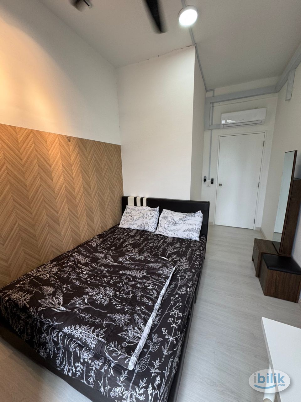 Fully Furnished Middle room at Equine Residences Seri Kembangan - Image 2