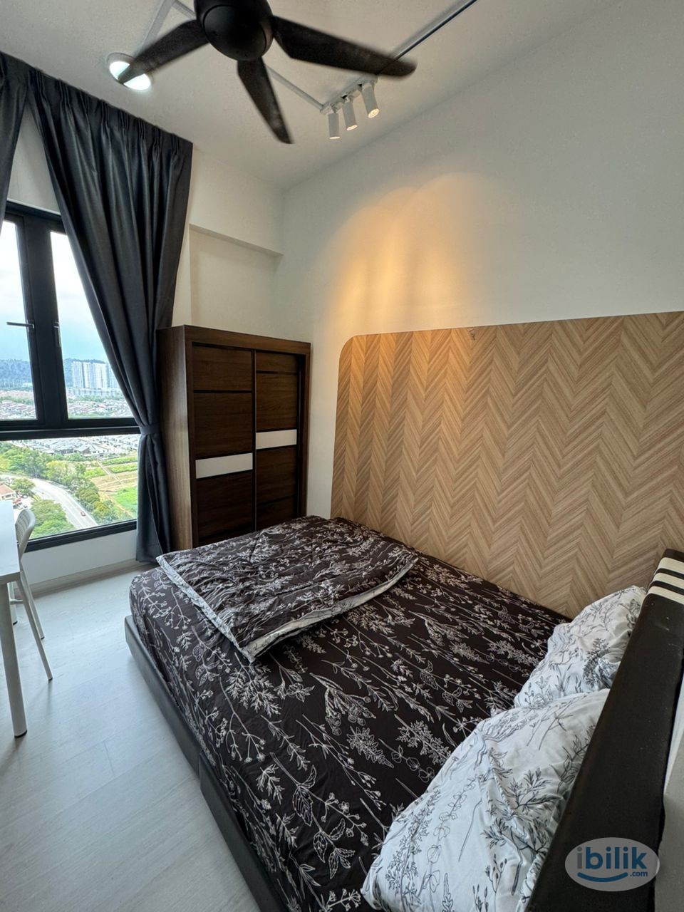 Fully Furnished Middle room at Equine Residences Seri Kembangan - Image 1