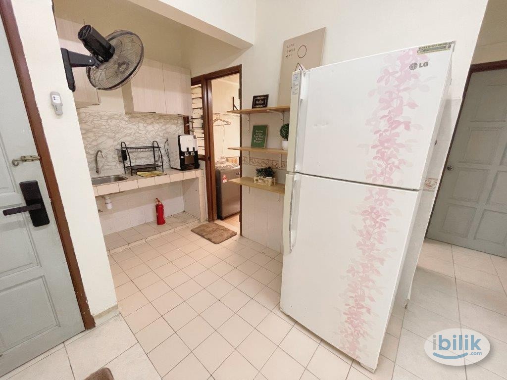 🥇 Renting out middle room at Pelangi Damansara apartment block D - Image 4