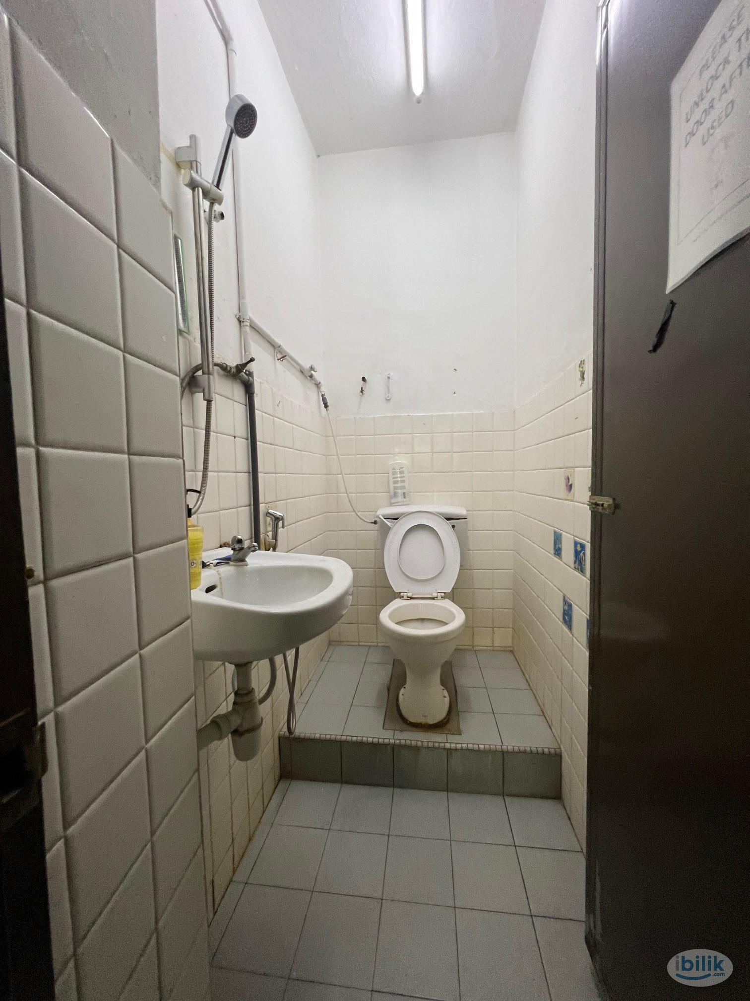 😊🌟 Best Offer 2025 😊🌟Room Near Bus Stop with Free Utilites + Wifi 😊🌟 - Image 3