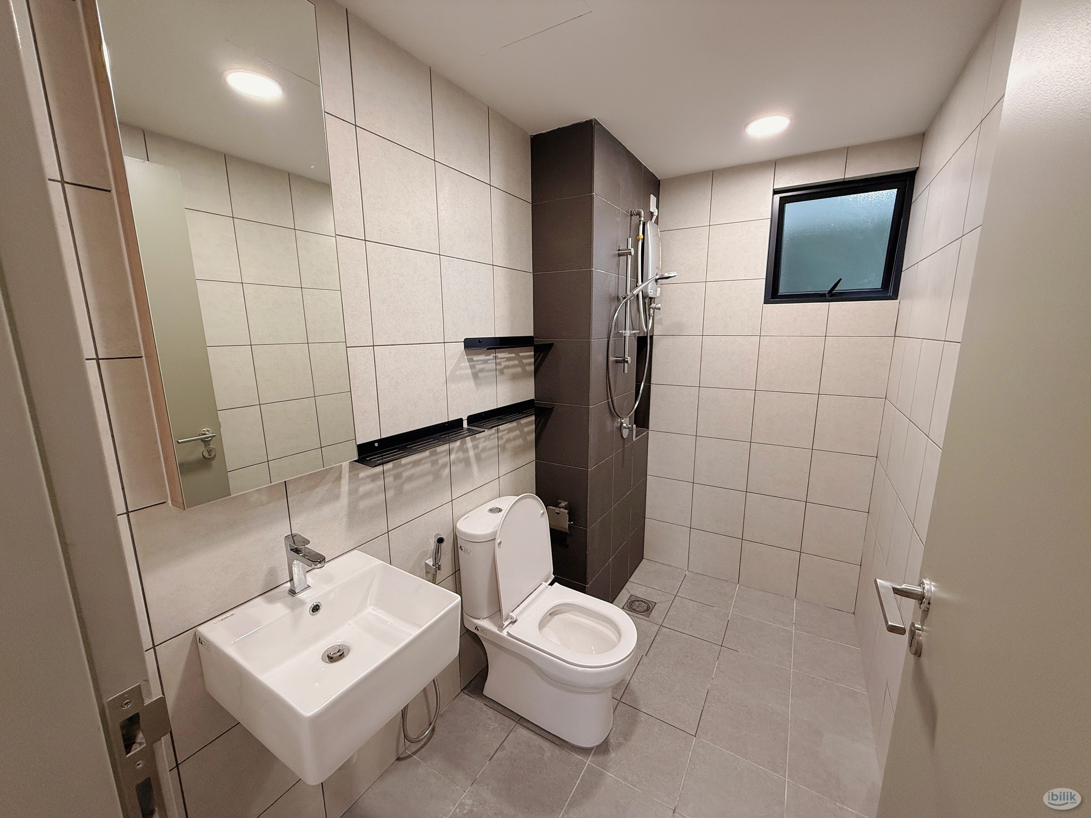 Renting out Middle room female unit at D' Vervain damansara - Image 3