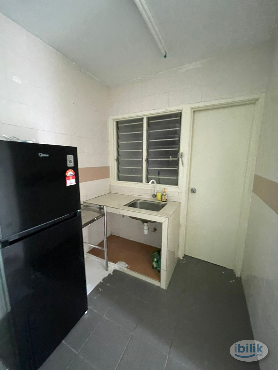 Middle Room at Flora Damansara, Damansara Perdana - Image 1