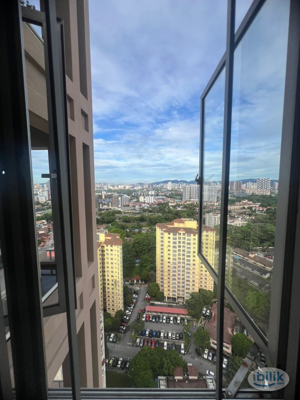 Seri Maya Middle Room Guy Unit min walking distance to LRT Setiawangsa - Image 4