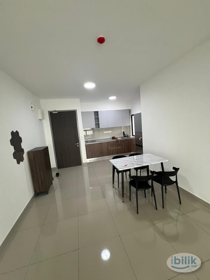 M Vertica Master Room with Private Bathroom Mixed Gender Unit For Rent, walking distance to LRT/MRT Maluri - Image 2