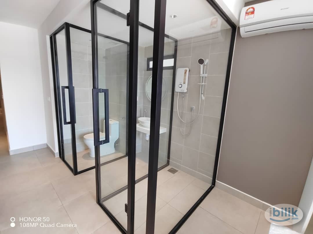 🏡Master, Medium room  For Rent @ DK Impian, near subang airport - Image 3
