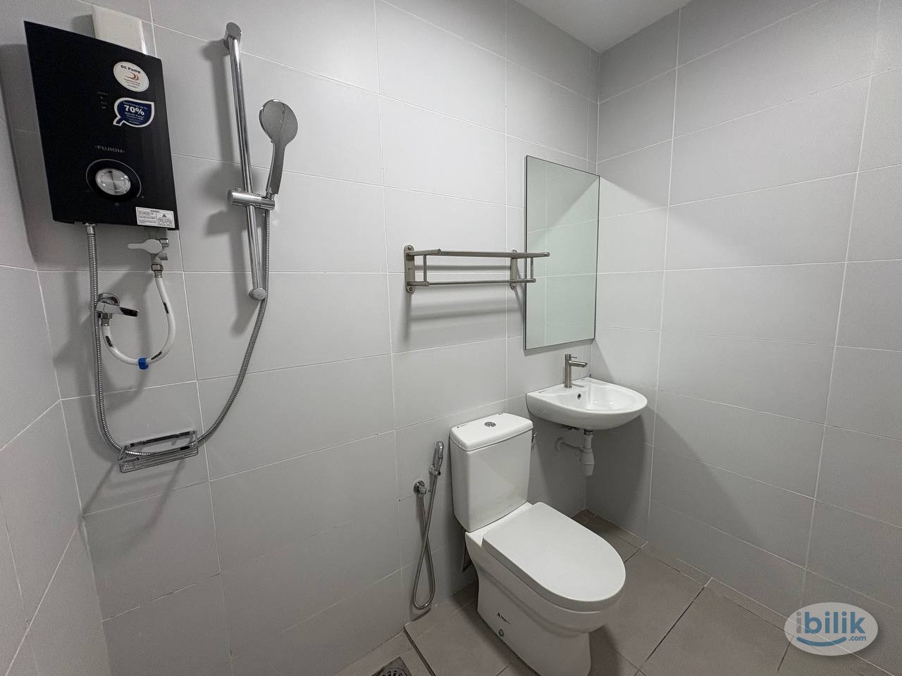 Master Room at Nadayu 801 @ Subang Murni, Shah Alam - Image 1