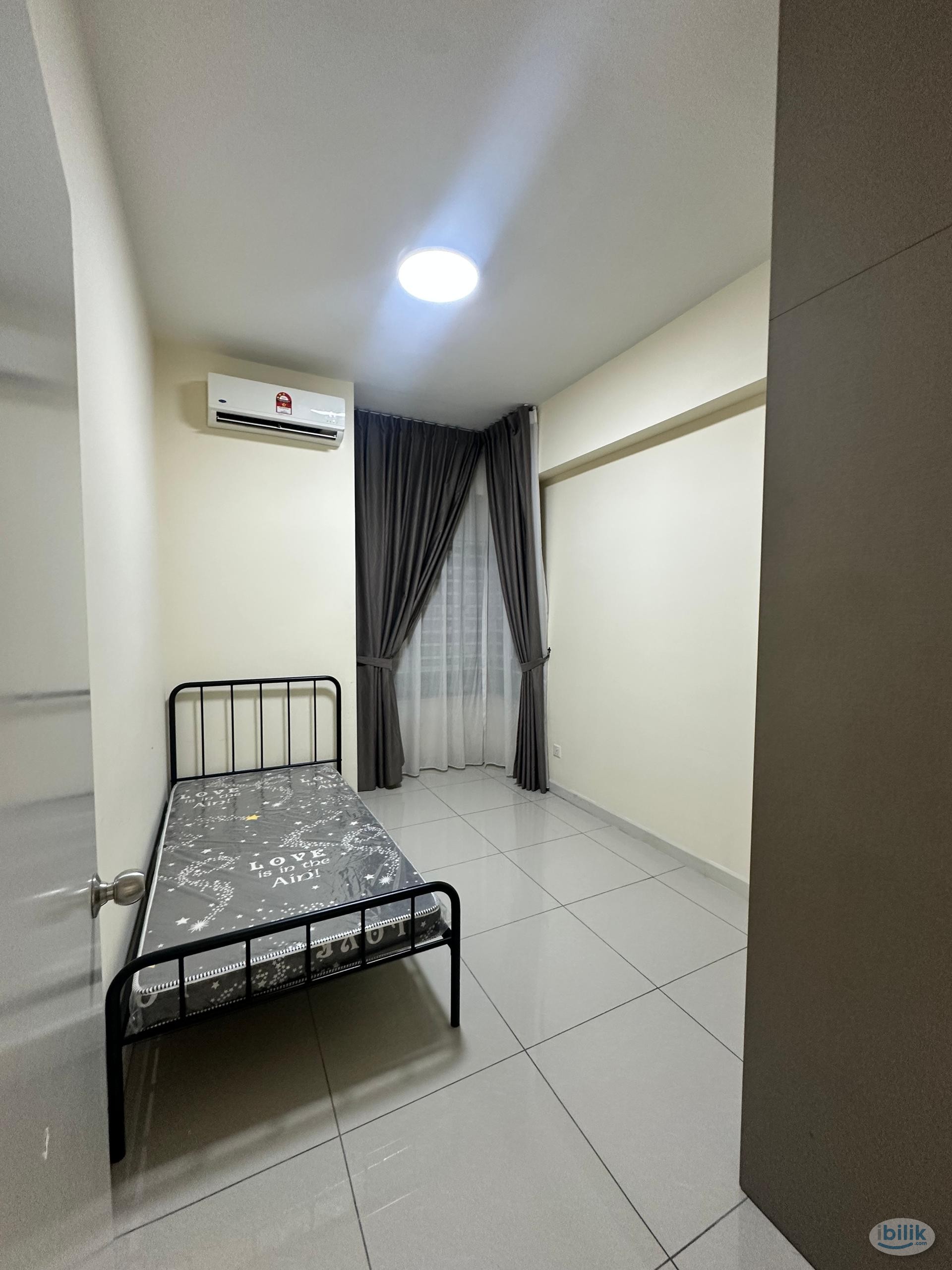 Middle Room at Savanna Executive Suites @ Southville City, Bangi - Image 1