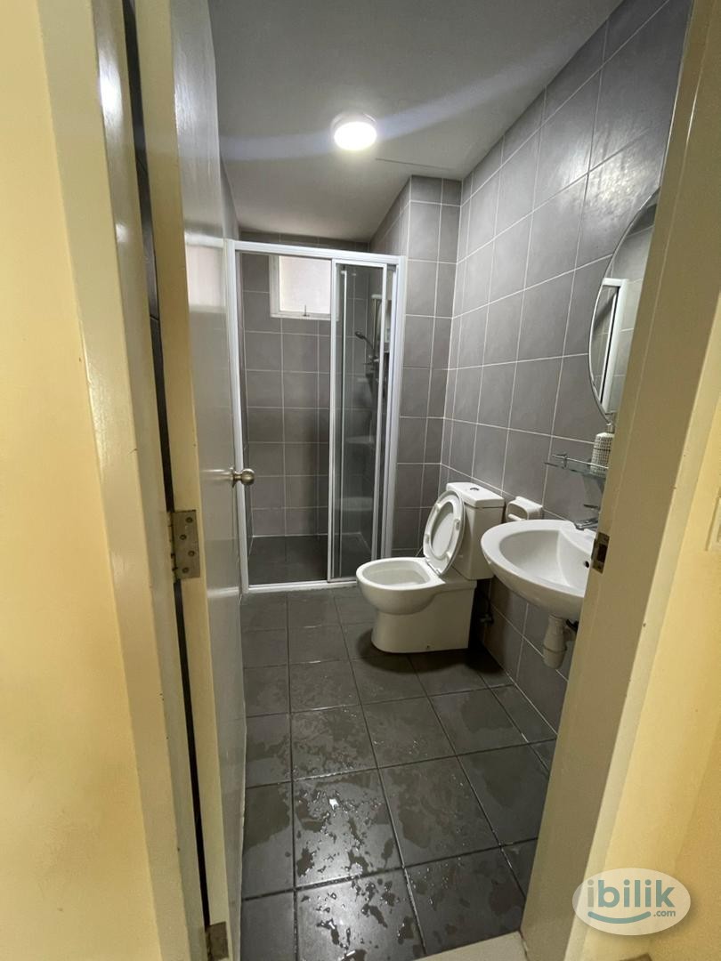 Middle Room at Savanna Executive Suites @ Southville City, Bangi - Image 5