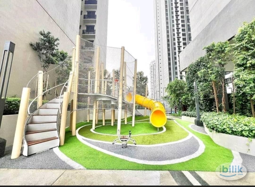 Middle Room at D'Quince Residence, Damansara Perdana - Image 4