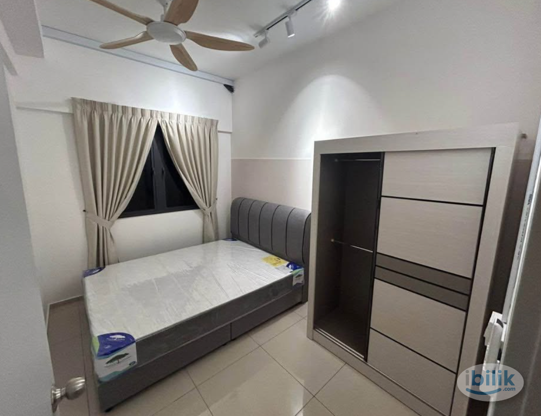 Middle Room at D'Quince Residence, Damansara Perdana - Image 5