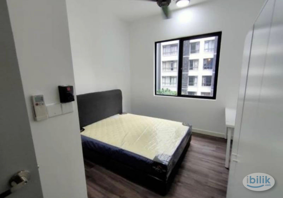 Cozy Middle Room For Rent in Urbano Utropolis UOW - Image 1