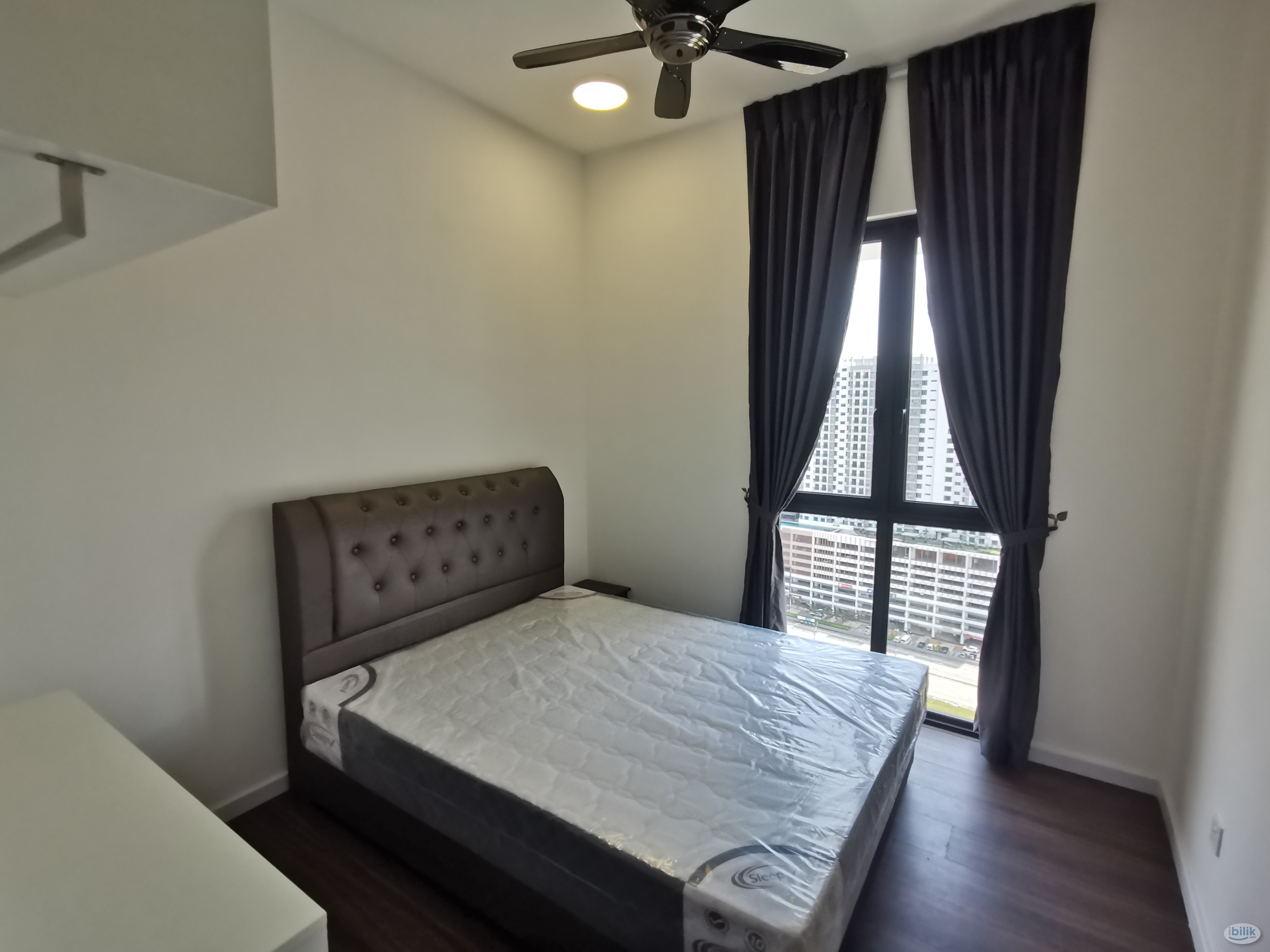 Vertu Resort Condo Aircond middle room include utilities share bathroom MIX GENDER - Image 1