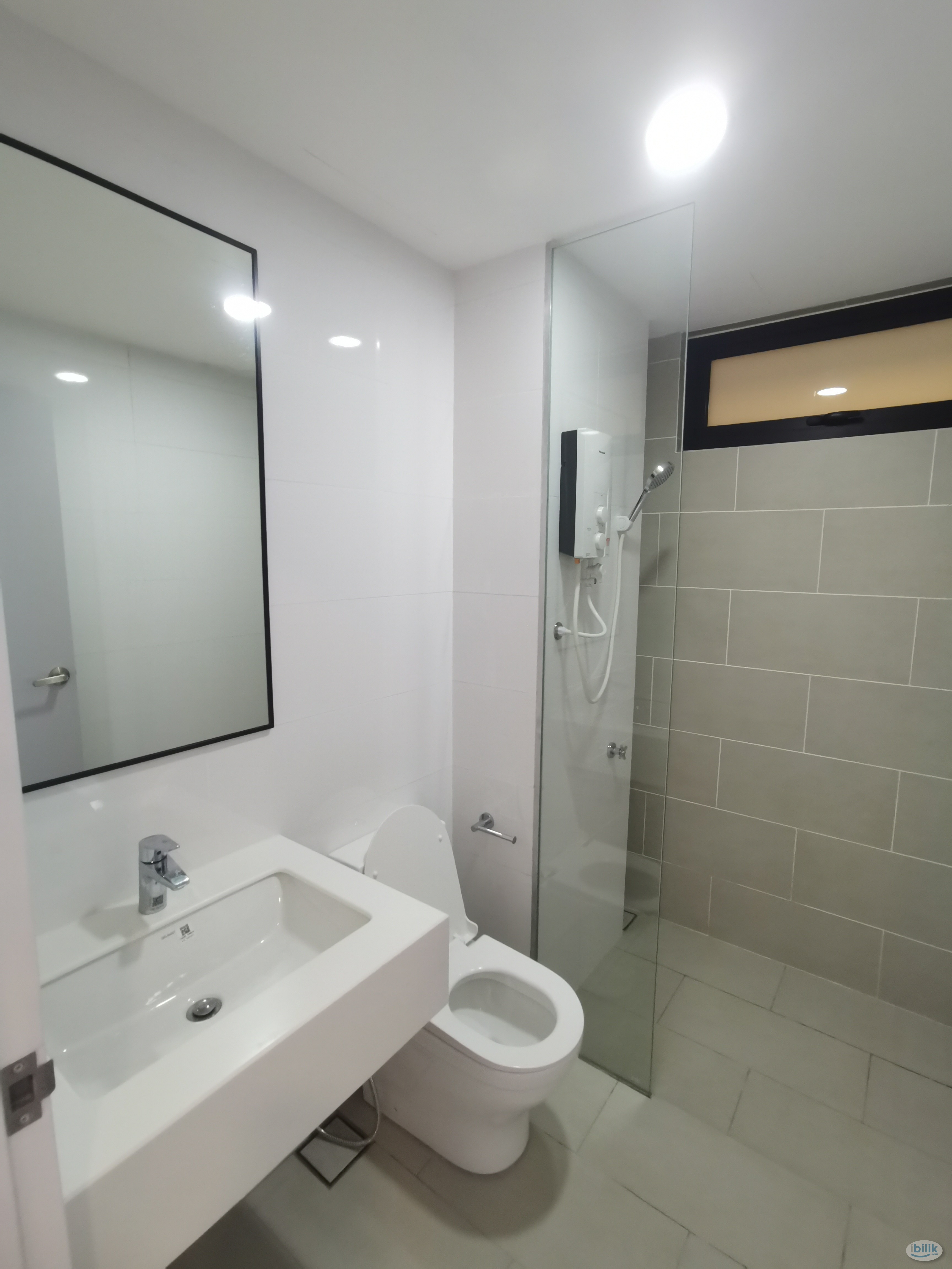 Vertu Resort Condo Aircond middle room include utilities share bathroom MIX GENDER - Image 4