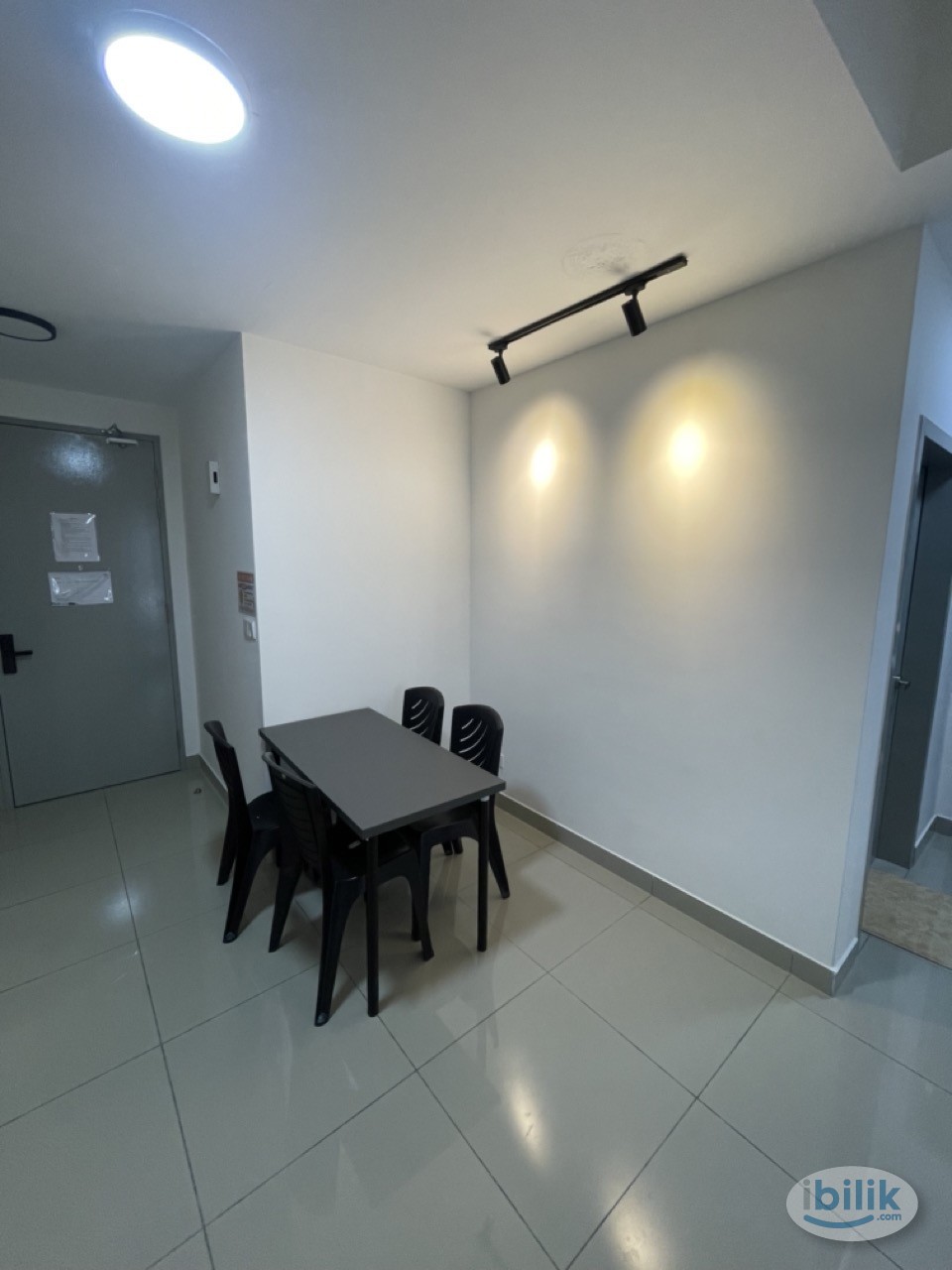 Cozy Single Room For Rent in Urbano Utropolis UOW (Female Unit) - Image 2
