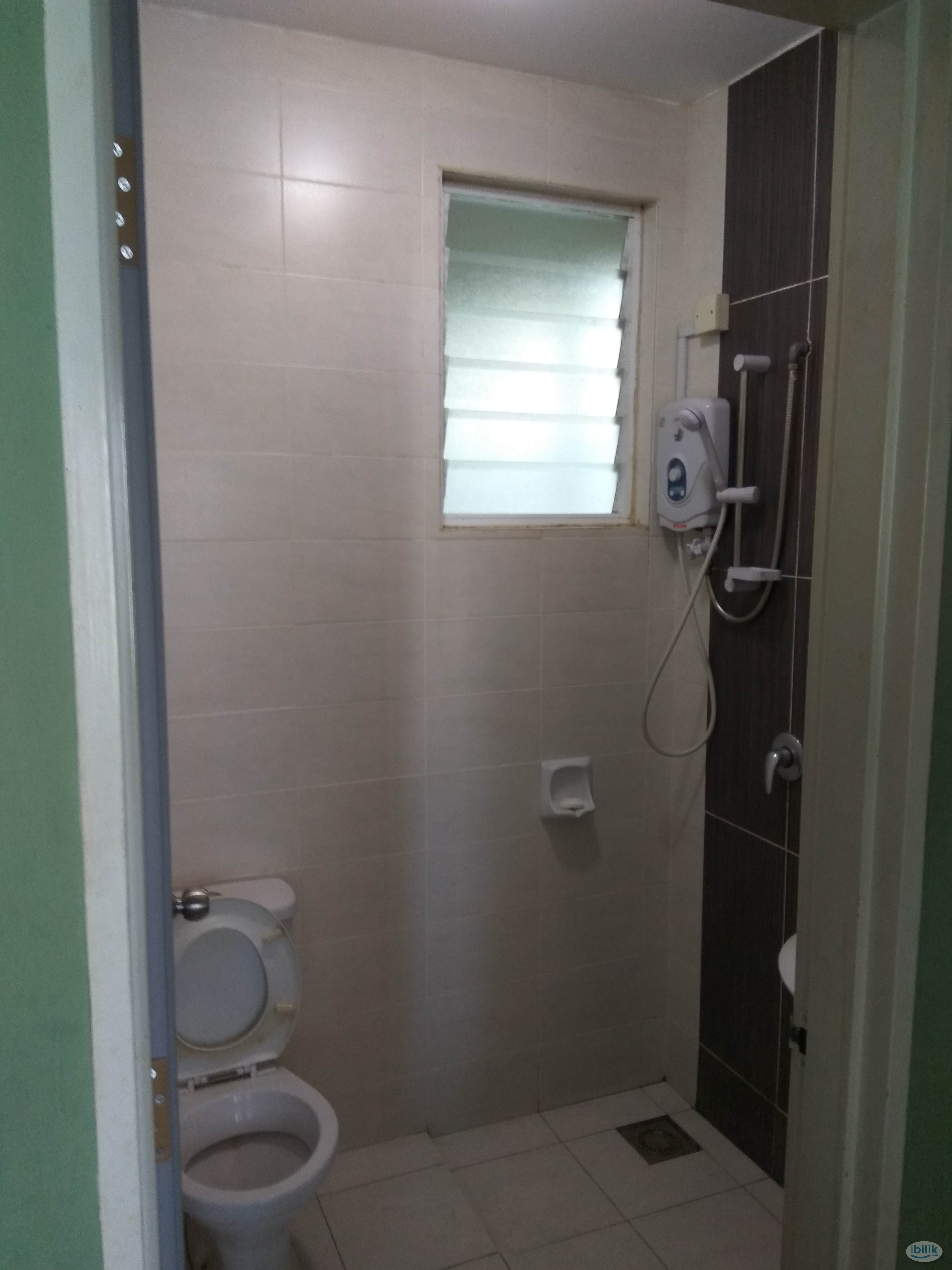 Master Room at Impian Meridian, UEP Subang Jaya Cilantro Sunway Monash Alfa University USJ 1 - Image 2