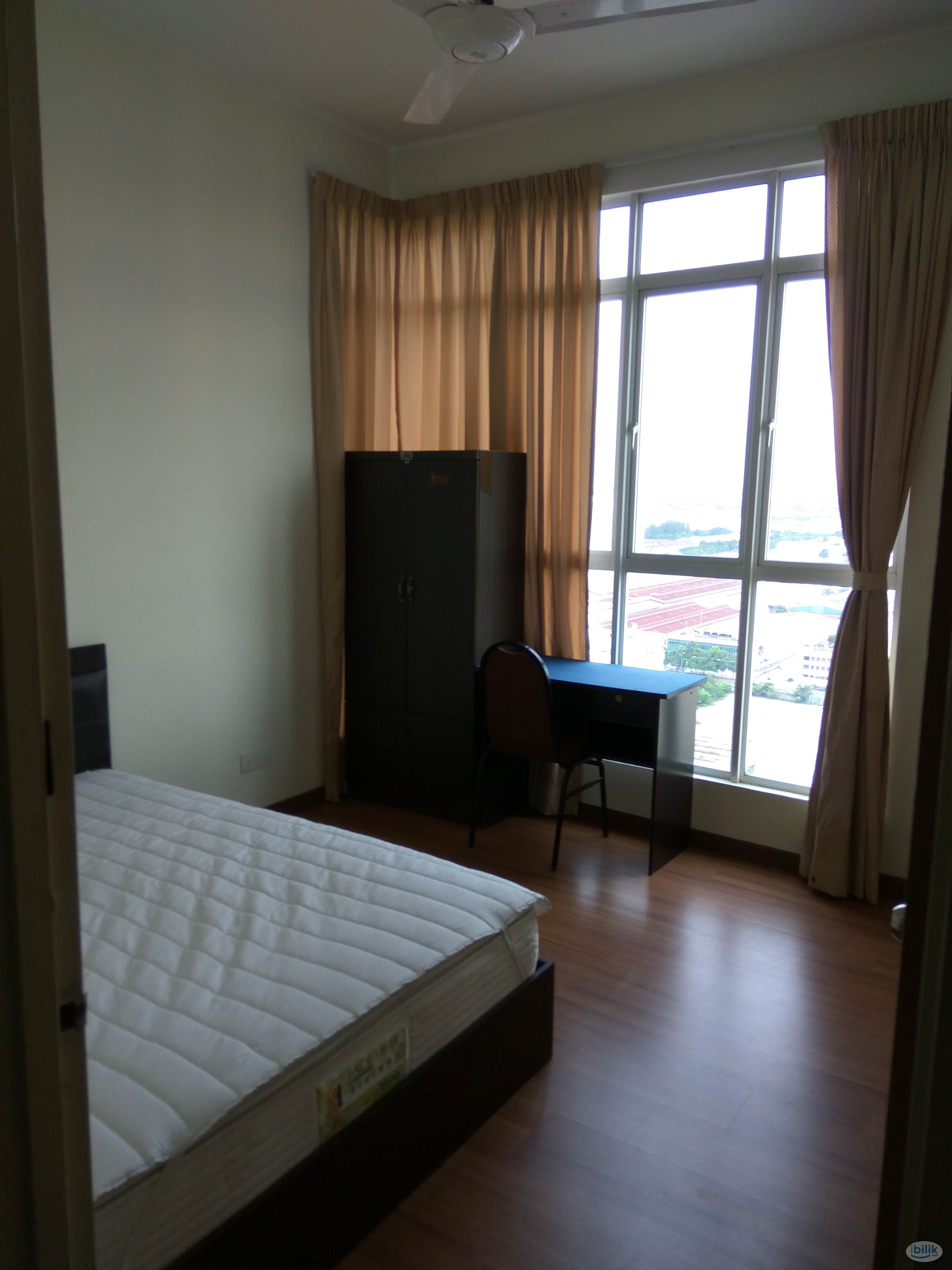 Master Room at Impian Meridian, UEP Subang Jaya Cilantro Sunway Monash Alfa University  USJ 1 - Image 1